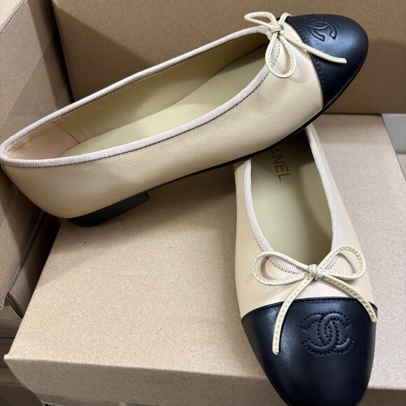 Chanel two tone leather women's flats shoes - Picture 1 of 5